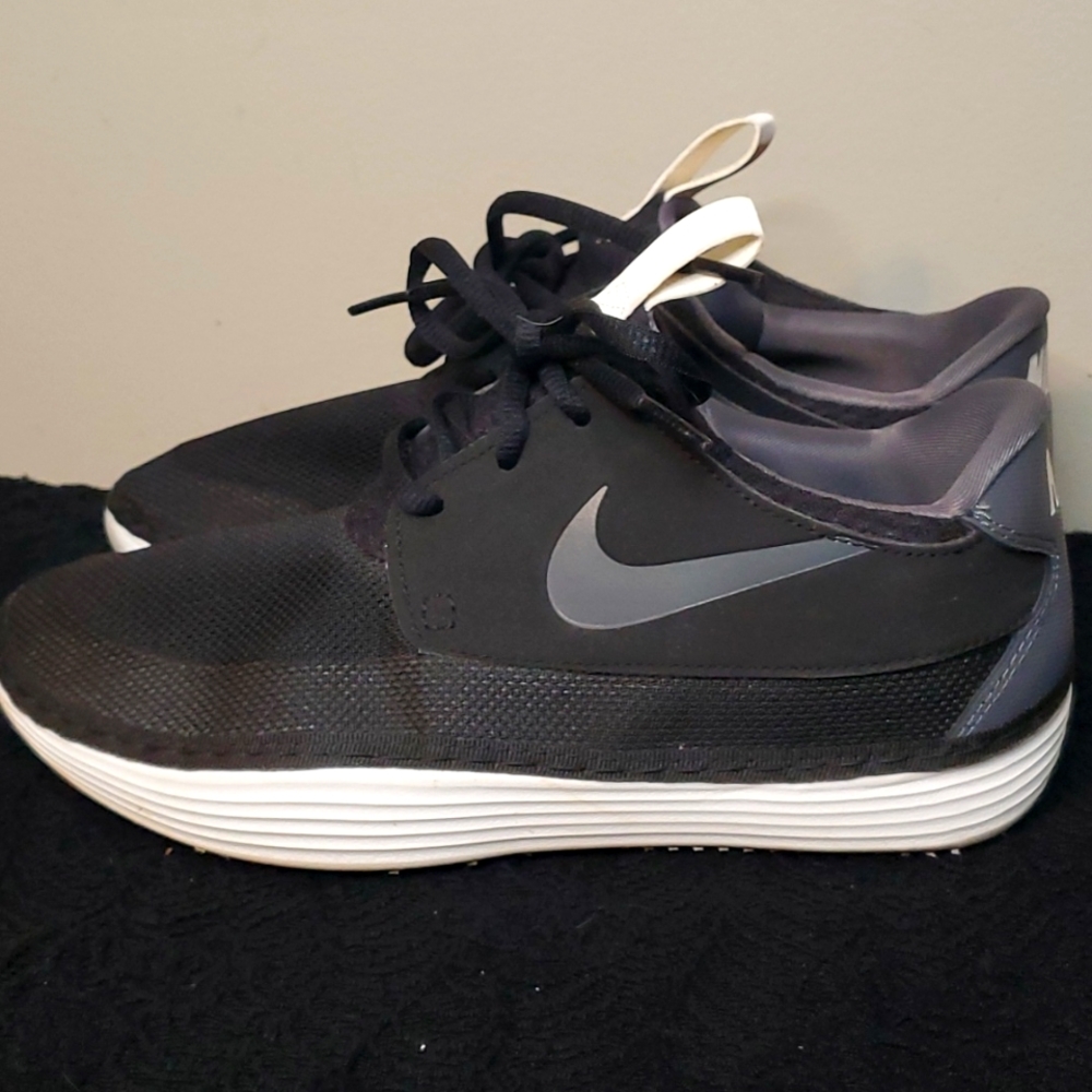 Nike mens size 7 solarsoft moccaaon black gray white 555301 001 excellent